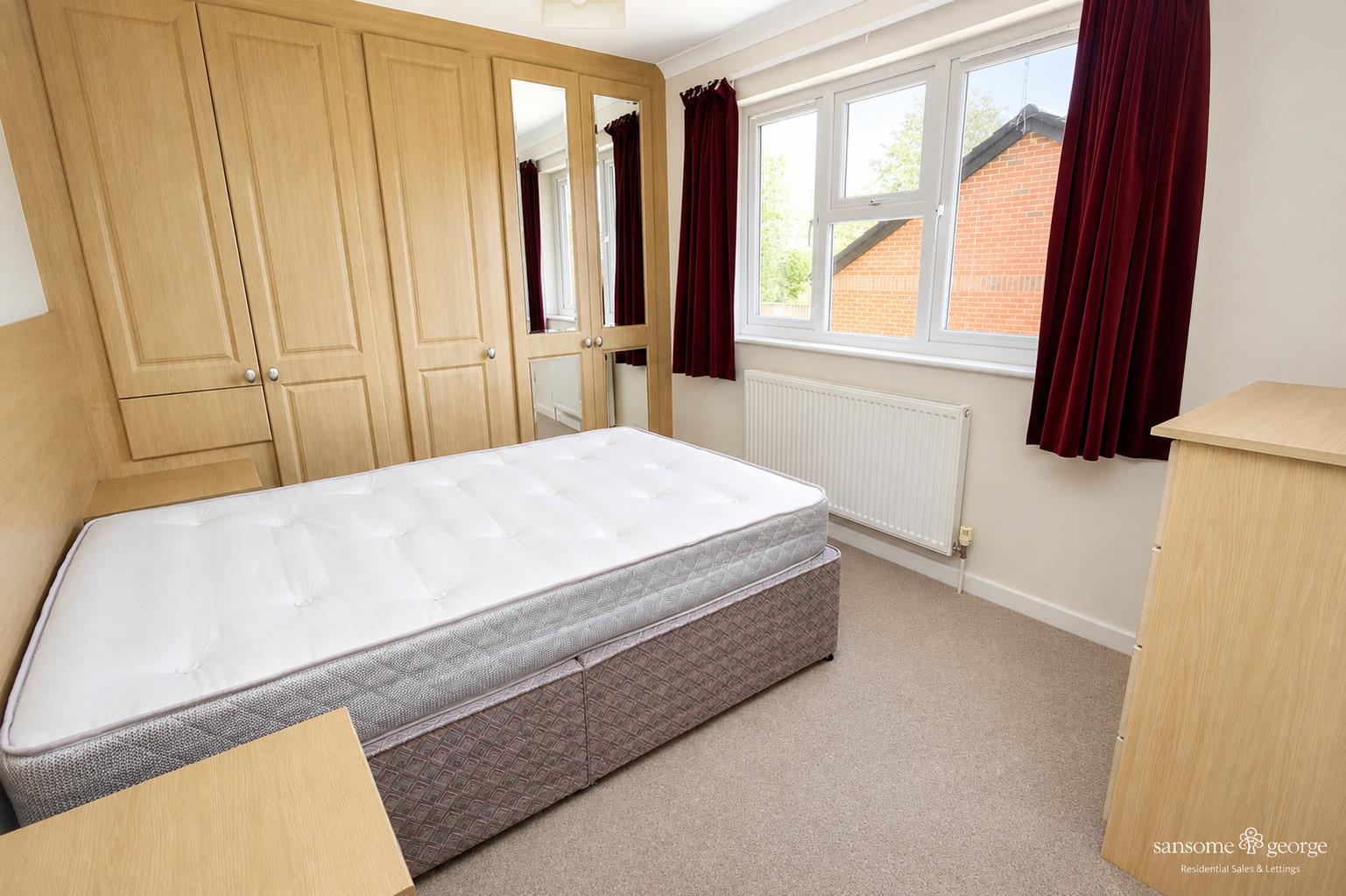 Simons Close, Tilehurst, Reading
